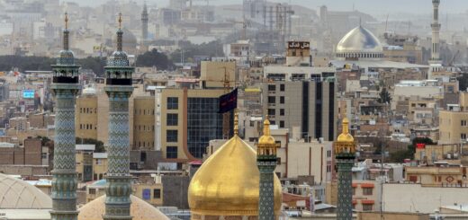 Le touriste français détenu depuis mai 2020 en Iran a comparu devant un tribunal iranien.